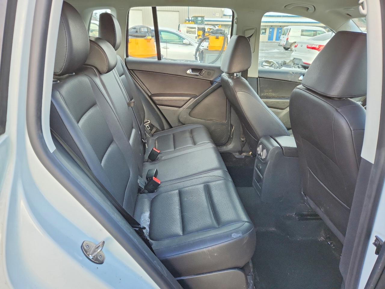 2016 VOLKSWAGEN TIGUAN S photo 10
