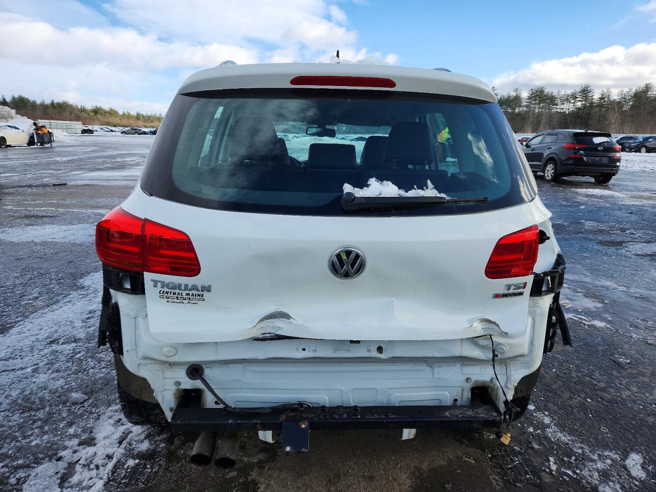 2016 VOLKSWAGEN TIGUAN S photo 6