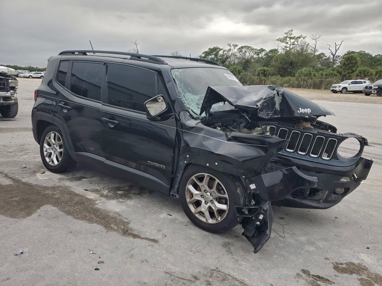 2017 JEEP RENEGADE LATITUDE photo 10