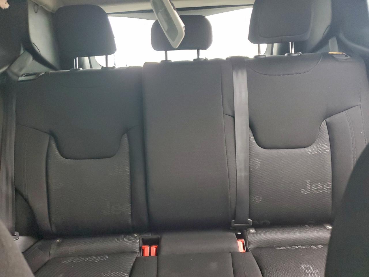 2017 JEEP RENEGADE LATITUDE photo 28