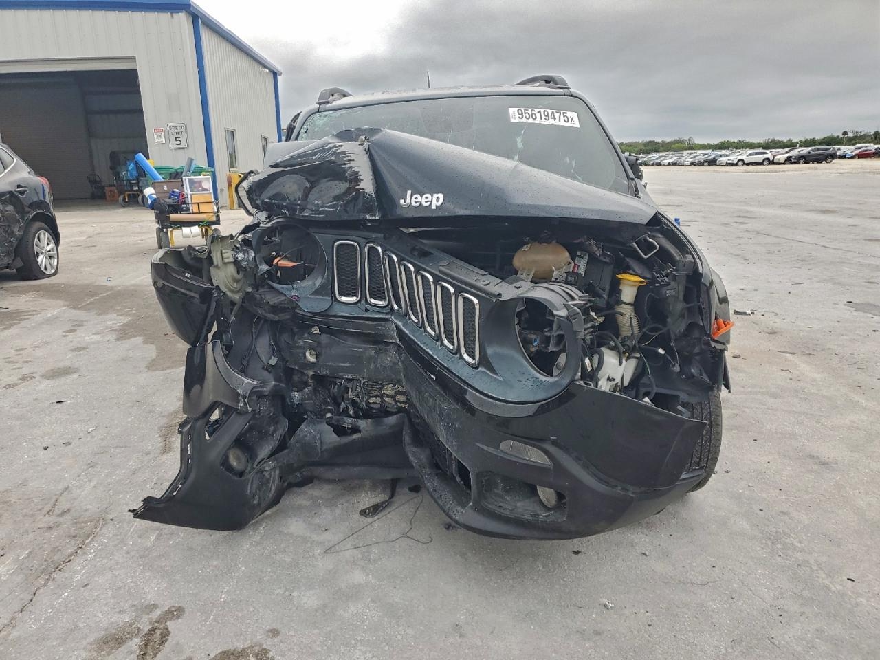 2017 JEEP RENEGADE LATITUDE photo 13