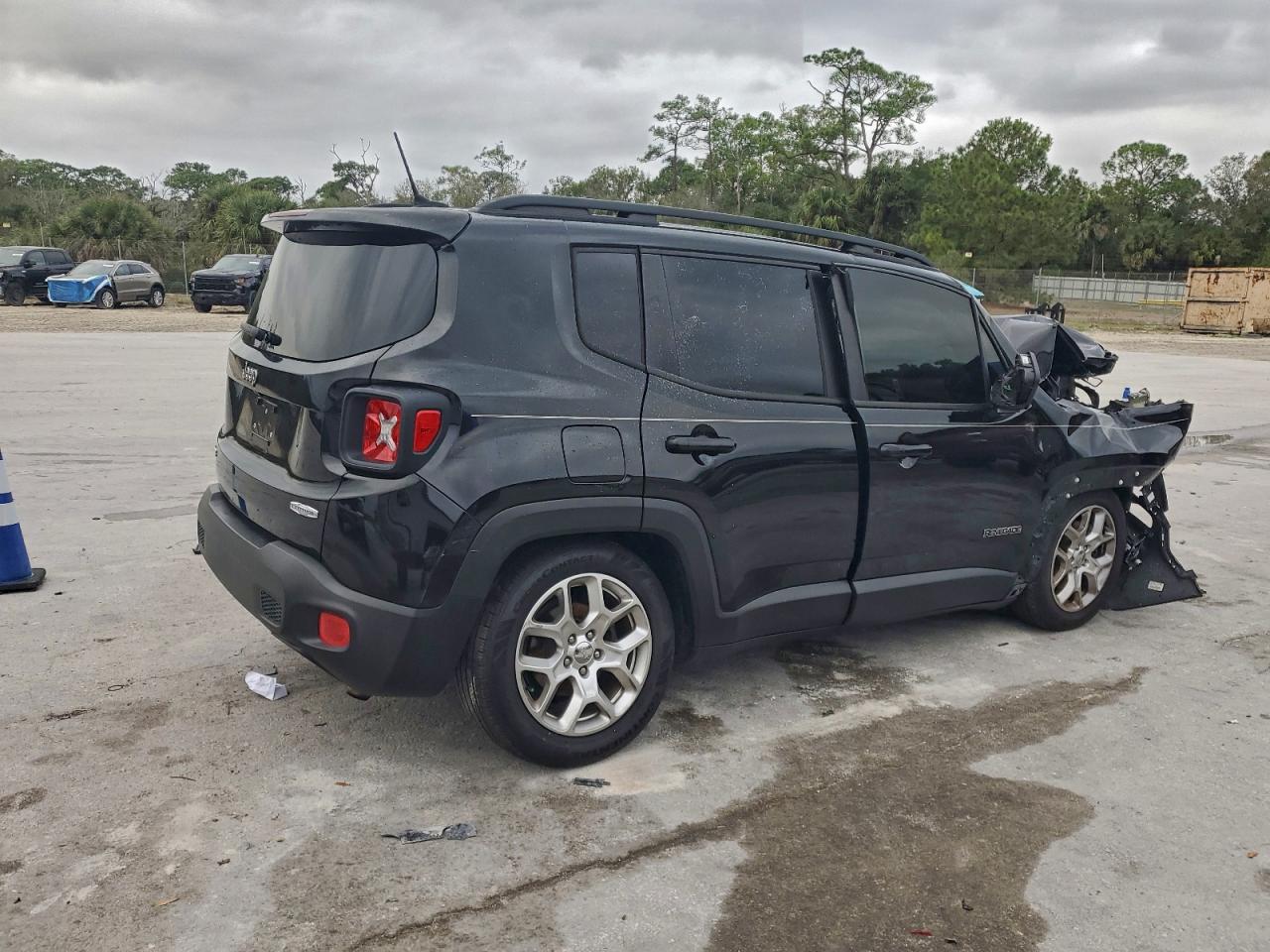 2017 JEEP RENEGADE LATITUDE photo 7