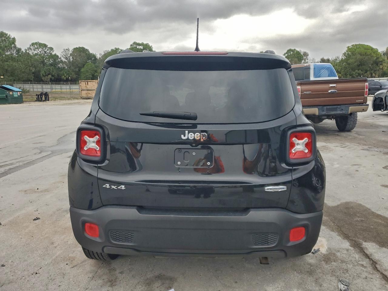 2017 JEEP RENEGADE LATITUDE photo 16