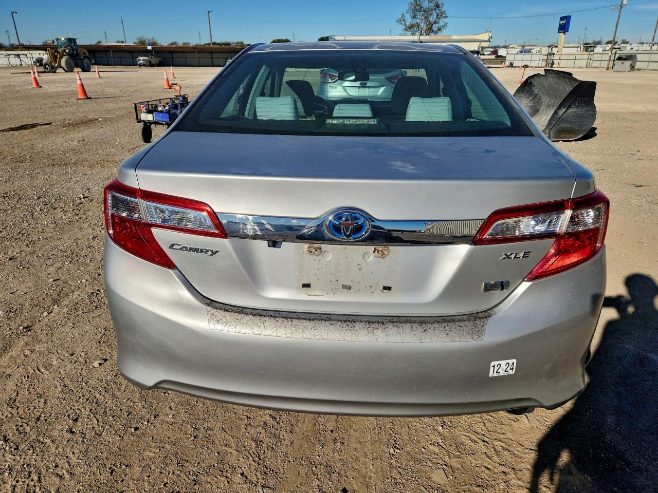2014 TOYOTA CAMRY HYBRID photo 16