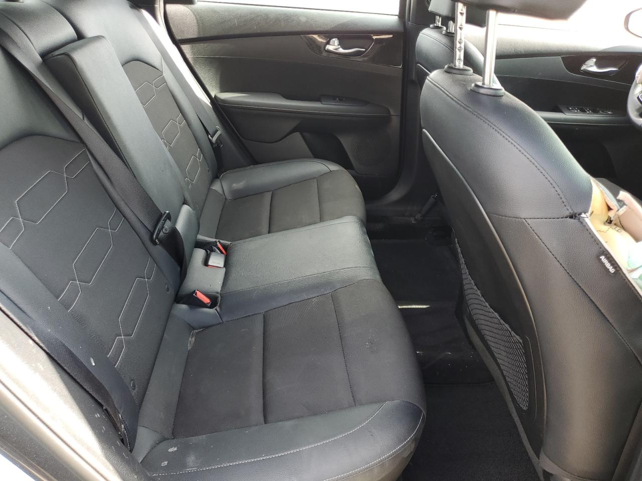 2023 KIA FORTE GT LINE photo 10