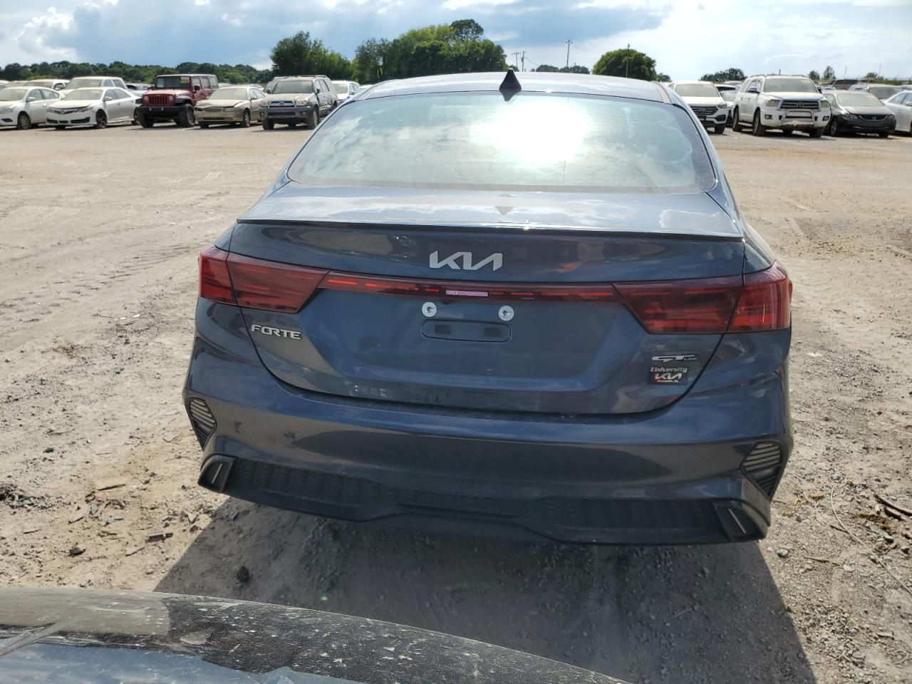 2023 KIA FORTE GT LINE photo 6