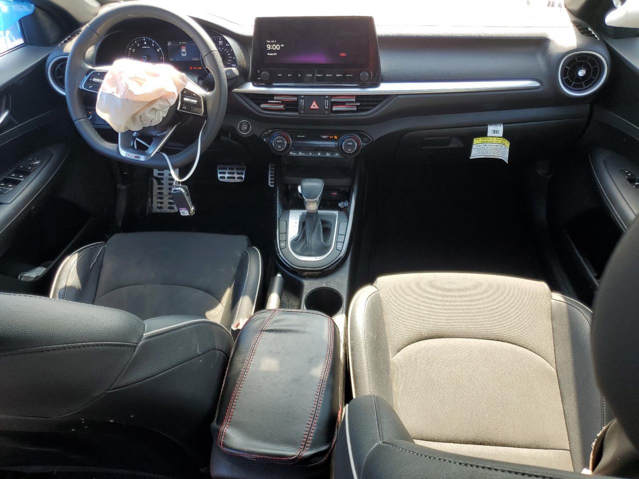 2023 KIA FORTE GT LINE photo 8