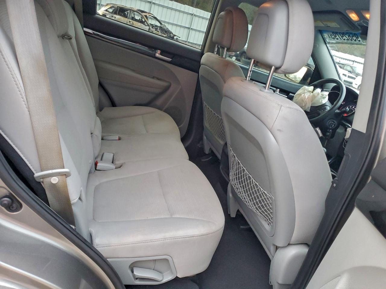 2015 KIA SORENTO LX photo 21