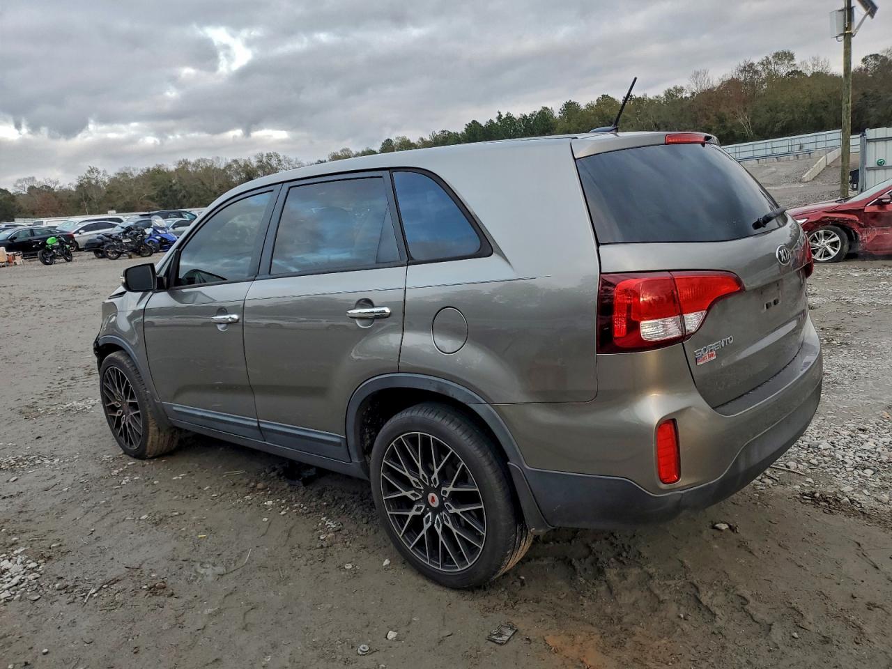 2015 KIA SORENTO LX photo 3