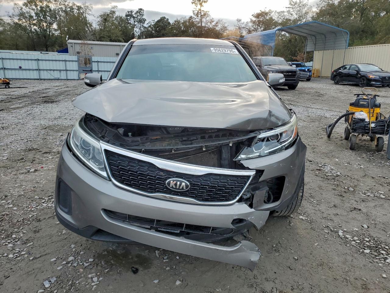 2015 KIA SORENTO LX photo 9