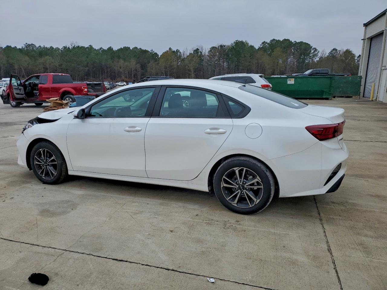 2024 KIA FORTE LX photo 2