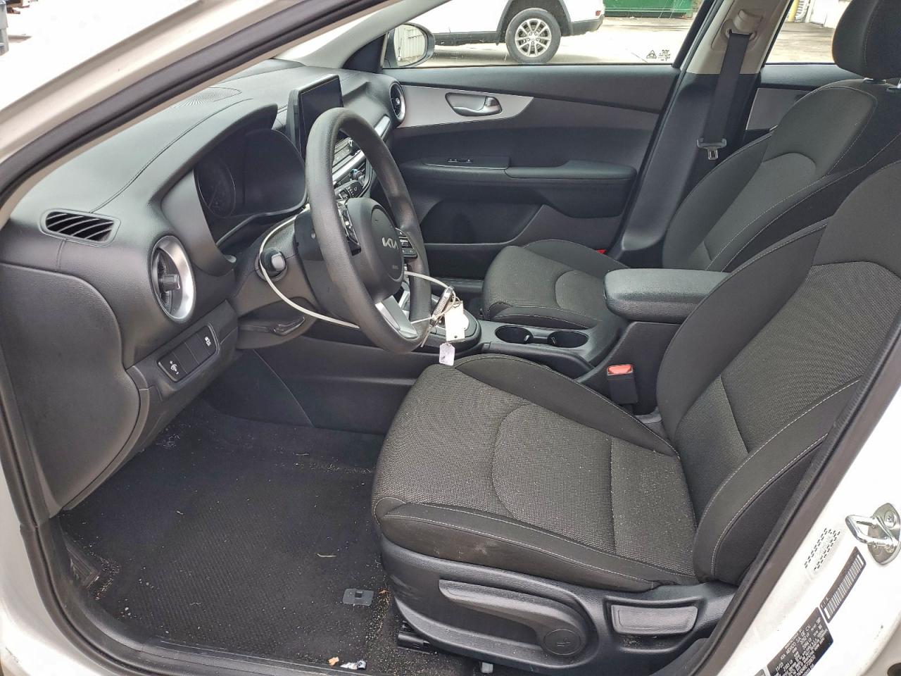 2024 KIA FORTE LX photo 7