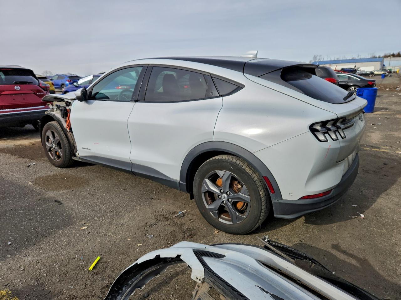 2021 FORD MUSTANG MACH-E SELECT photo 3