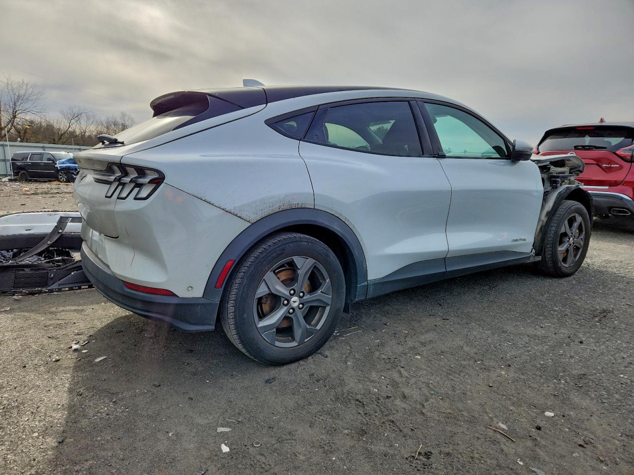 2021 FORD MUSTANG MACH-E SELECT photo 5