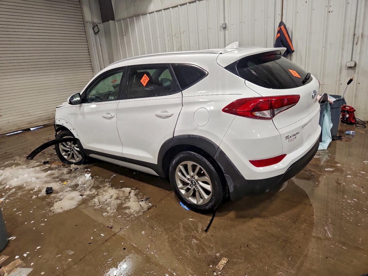 2018 HYUNDAI TUCSON SEL photo 2