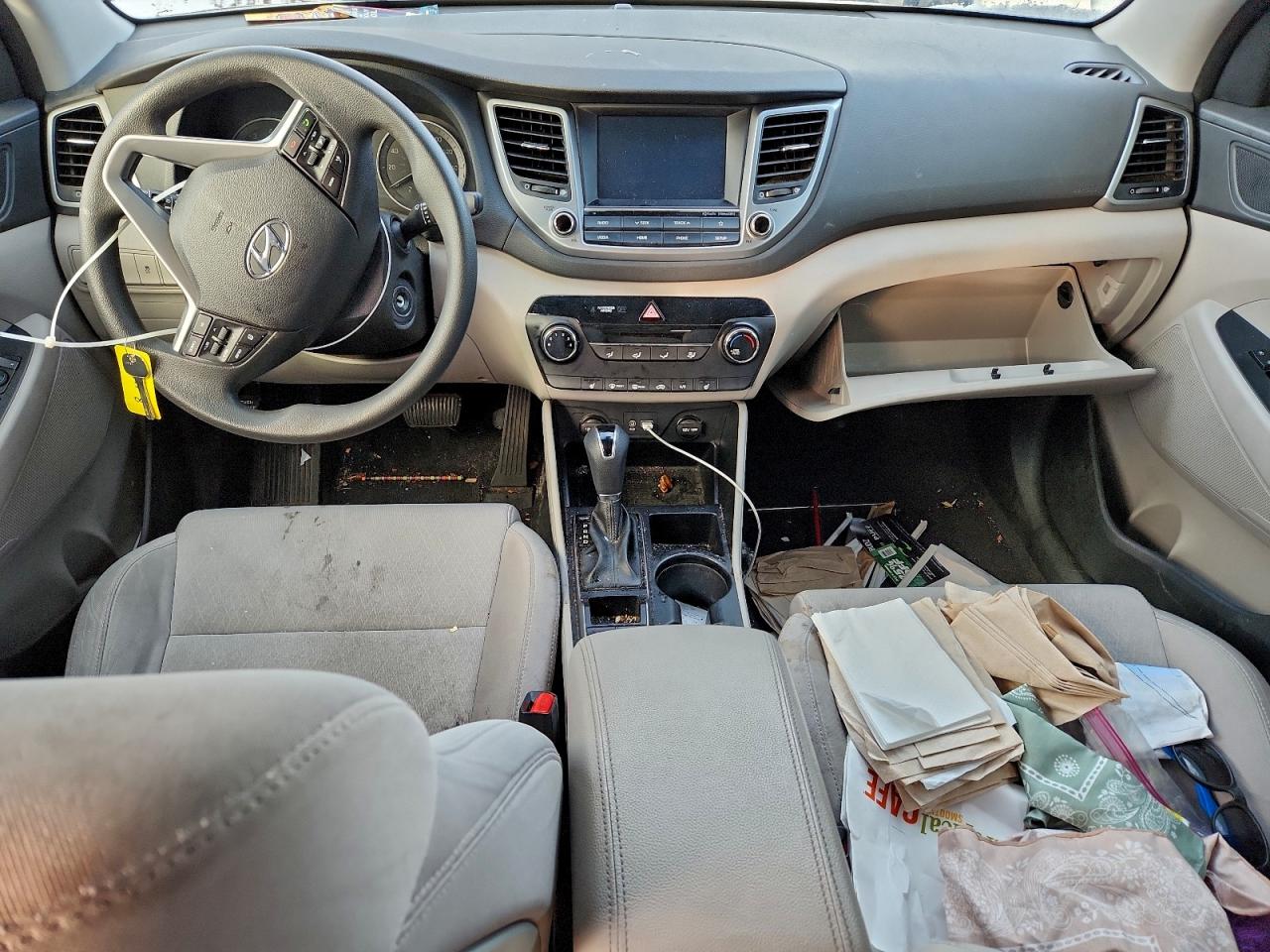 2018 HYUNDAI TUCSON SEL photo 8