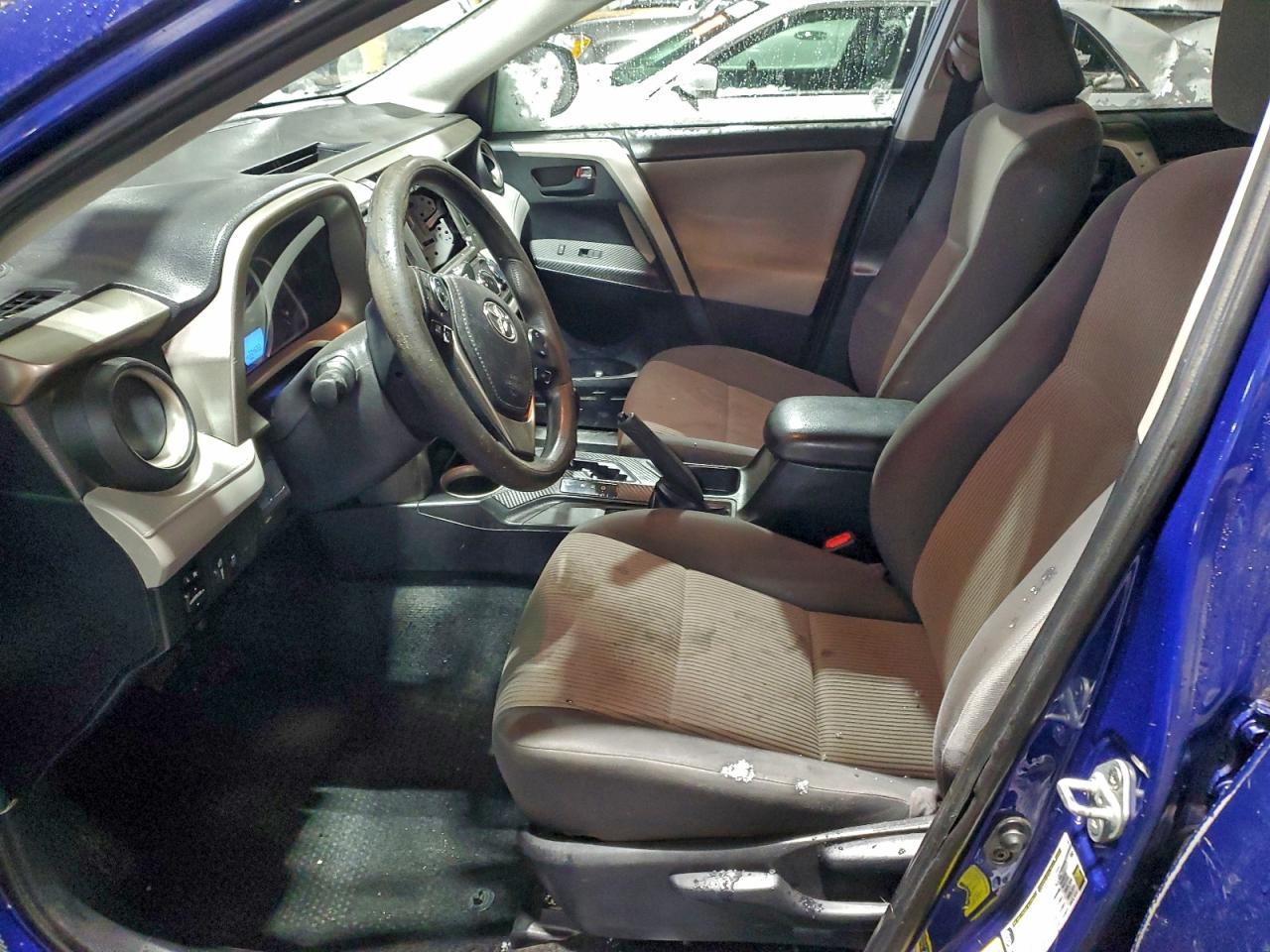 2014 TOYOTA RAV4 LE photo 7