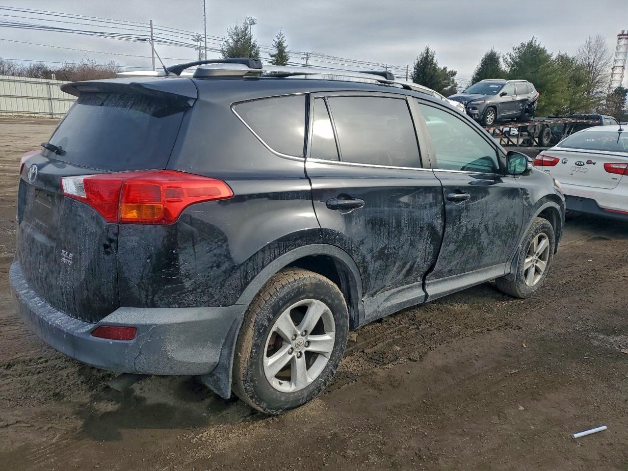 2013 TOYOTA RAV4 XLE photo 5