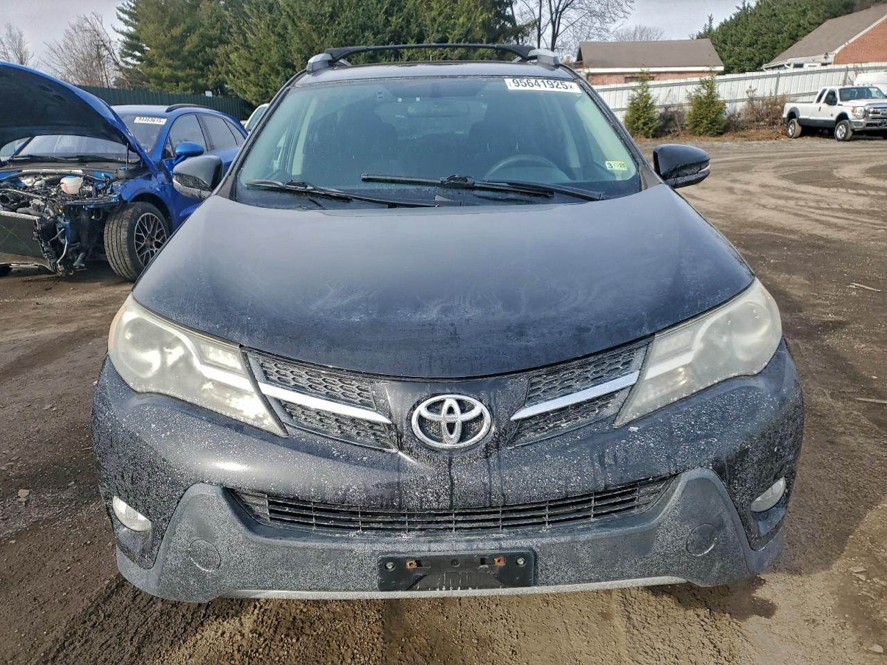 2013 TOYOTA RAV4 XLE photo 9