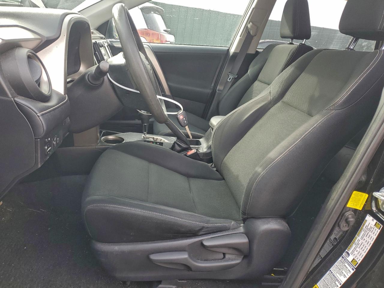 2013 TOYOTA RAV4 XLE photo 13