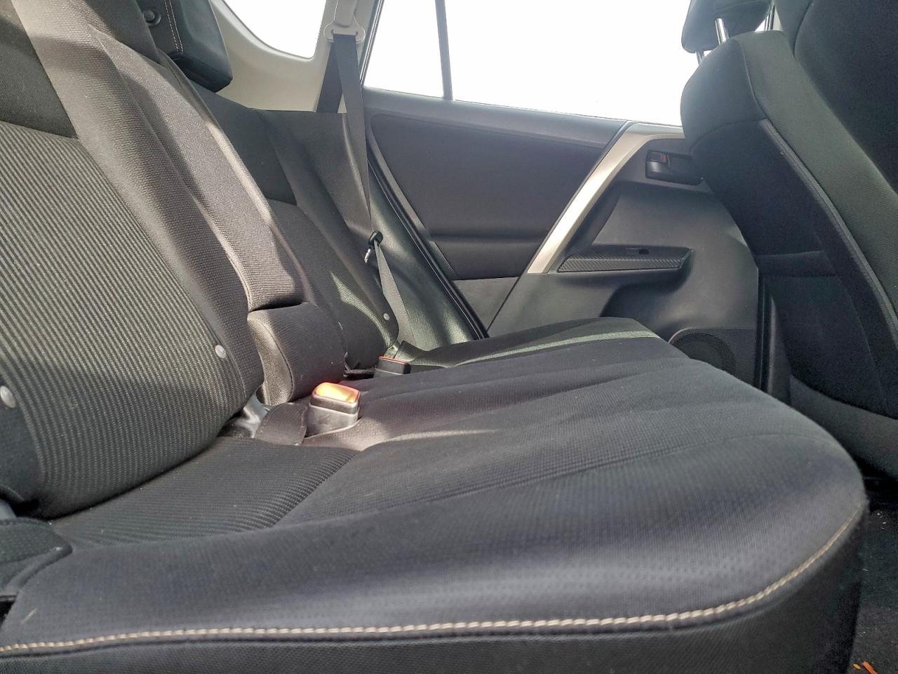 2013 TOYOTA RAV4 XLE photo 21