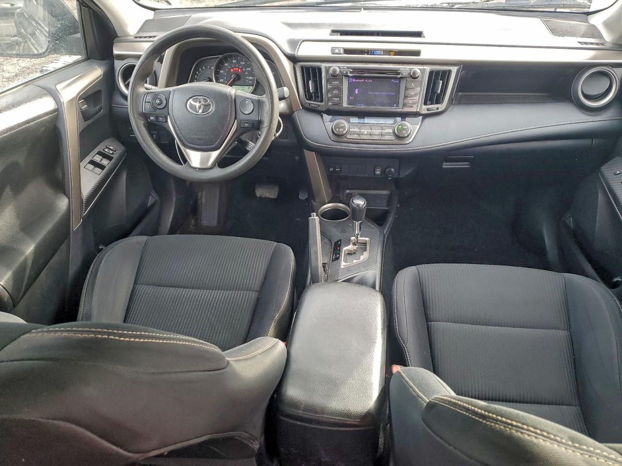 2013 TOYOTA RAV4 XLE photo 15