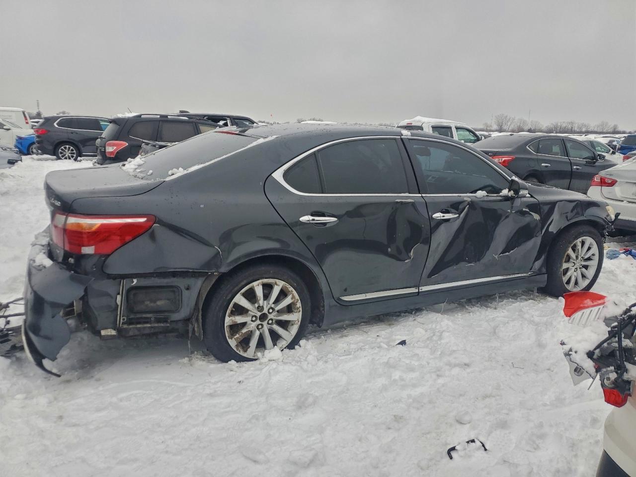 2011 LEXUS LS photo 3