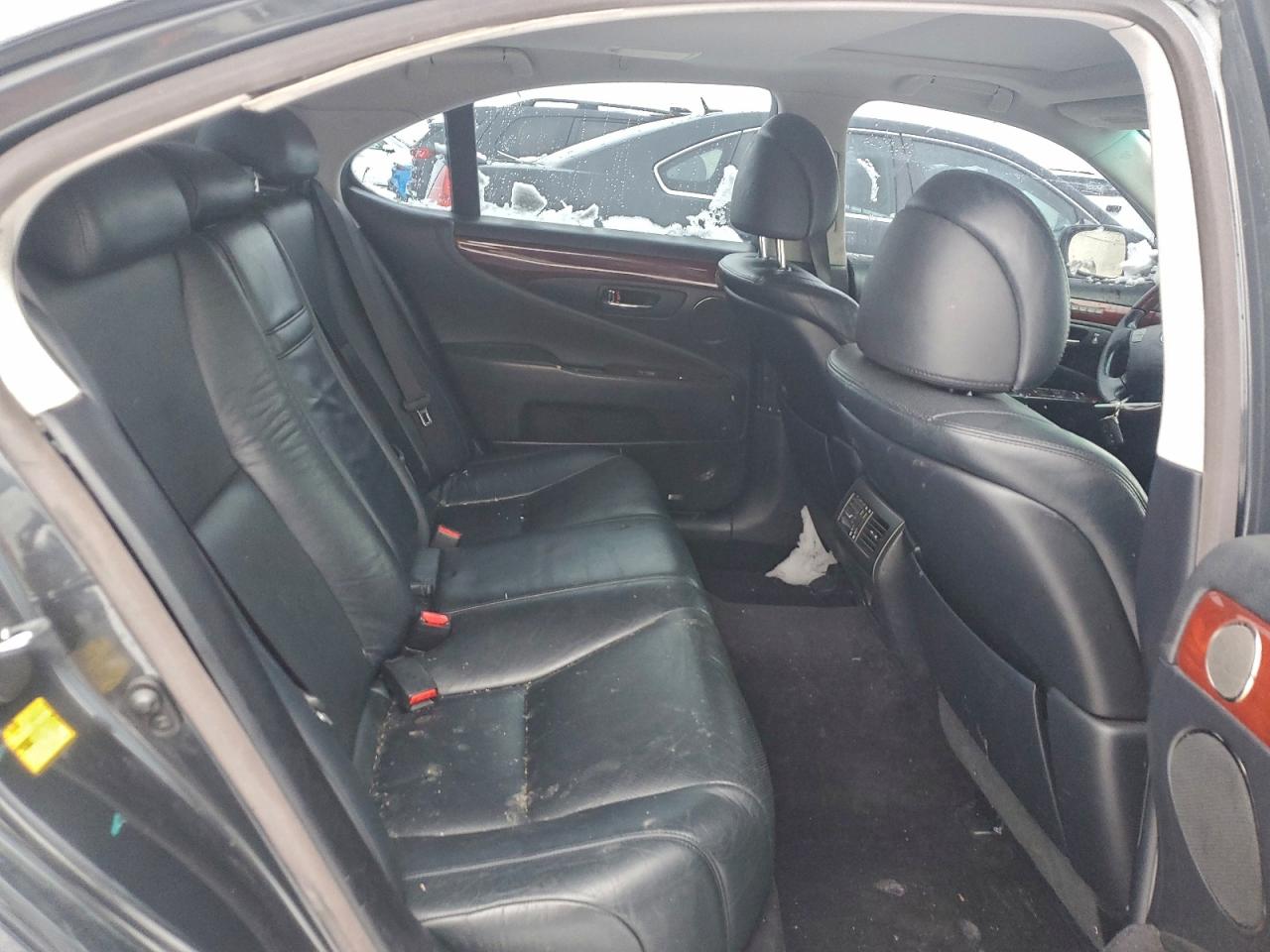 2011 LEXUS LS photo 10