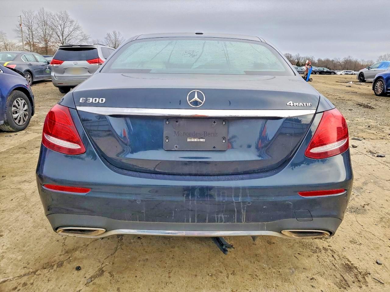 2017 MERCEDES-BENZ E 300 4MATIC photo 11