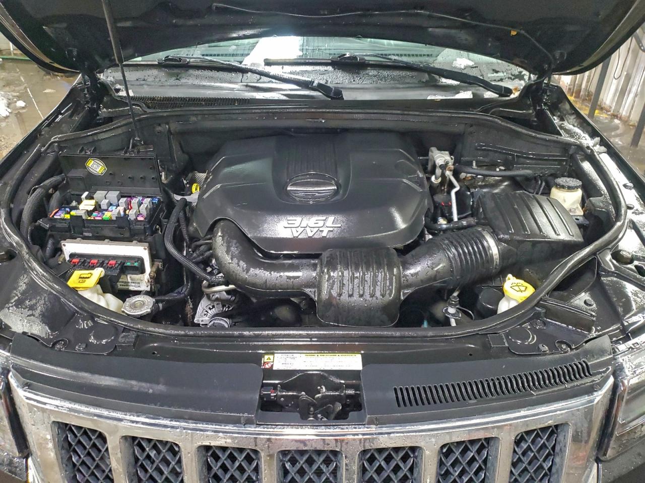 2012 JEEP GRAND CHEROKEE OVERLAND photo 11
