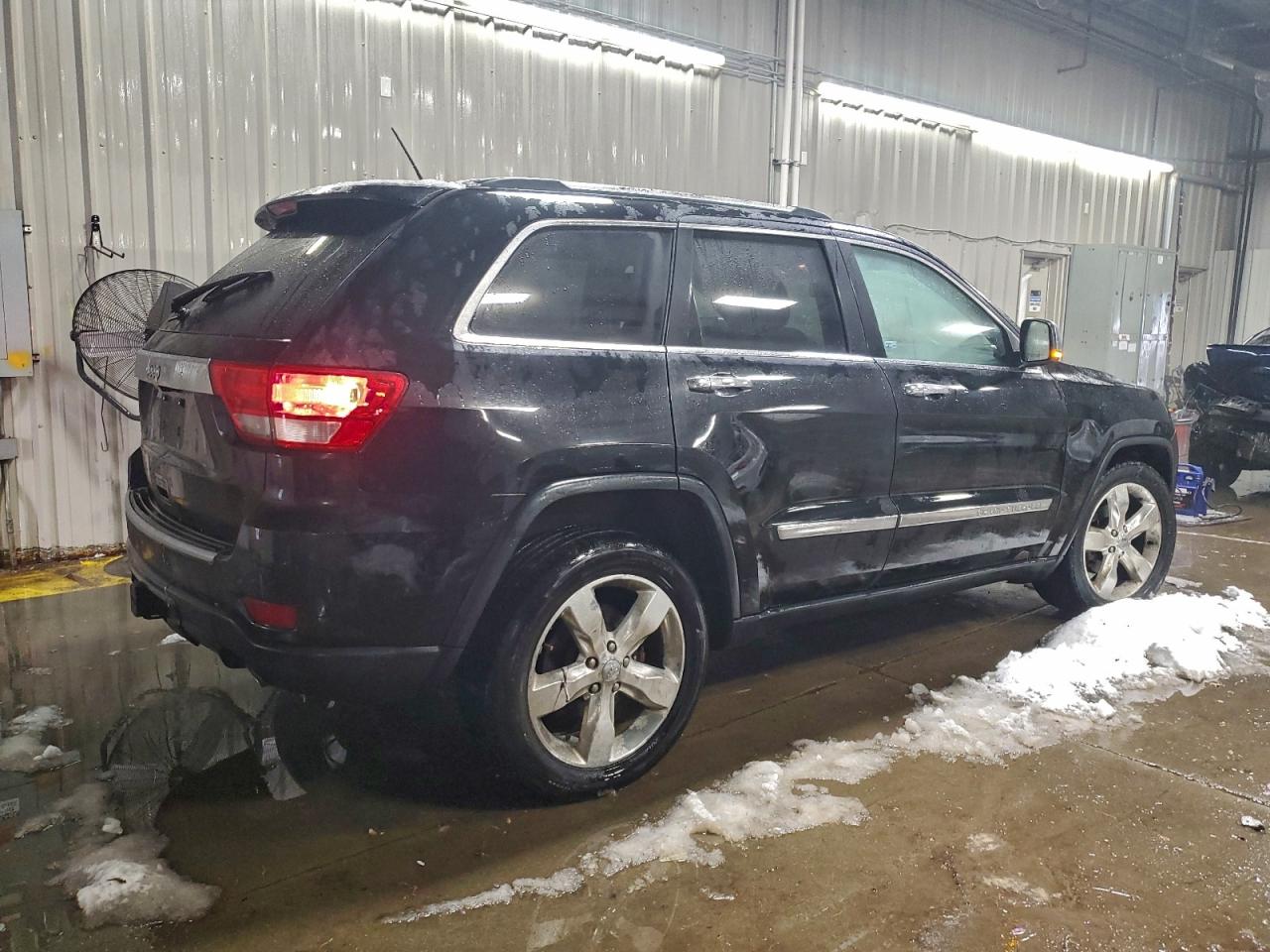 2012 JEEP GRAND CHEROKEE OVERLAND photo 3