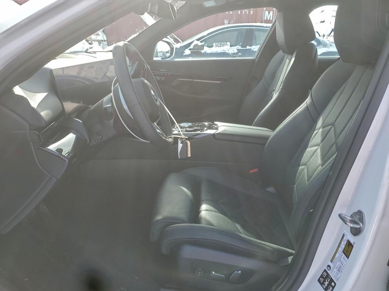 2024 BMW 530 XI photo 13