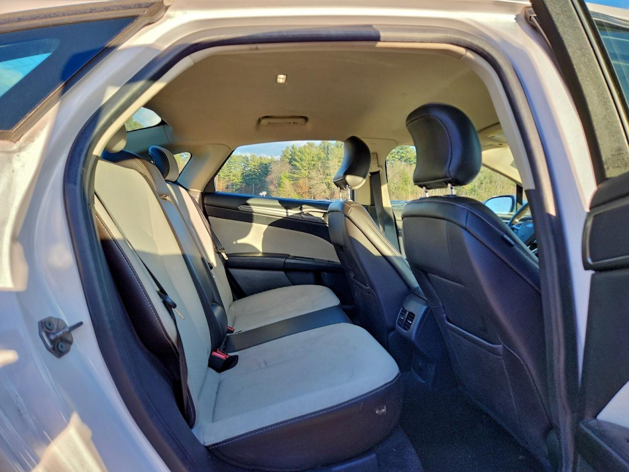 2019 FORD FUSION SE photo 19