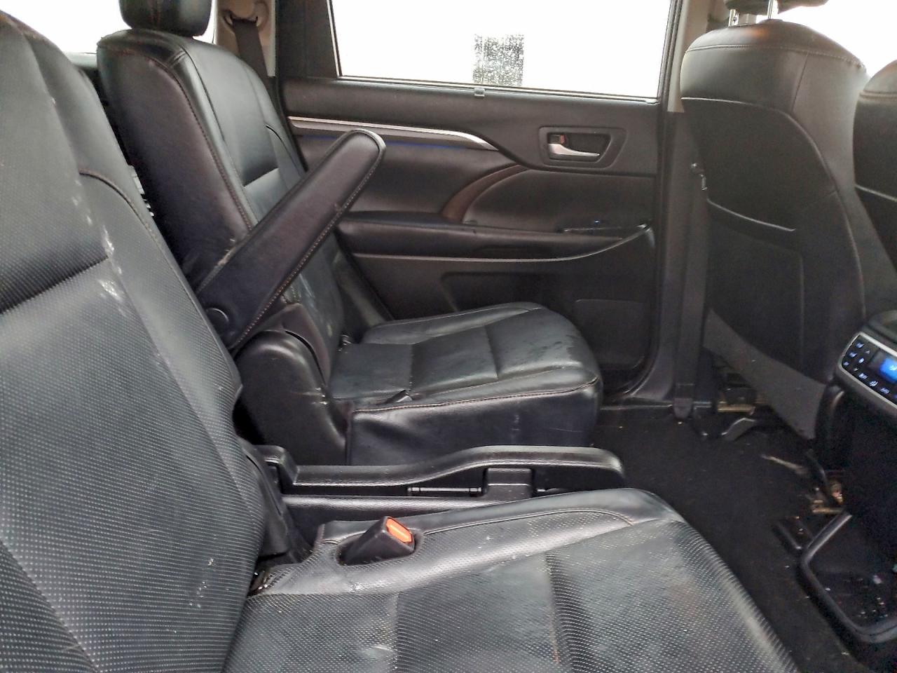 2019 TOYOTA HIGHLANDER LIMITED PLATINUM photo 10