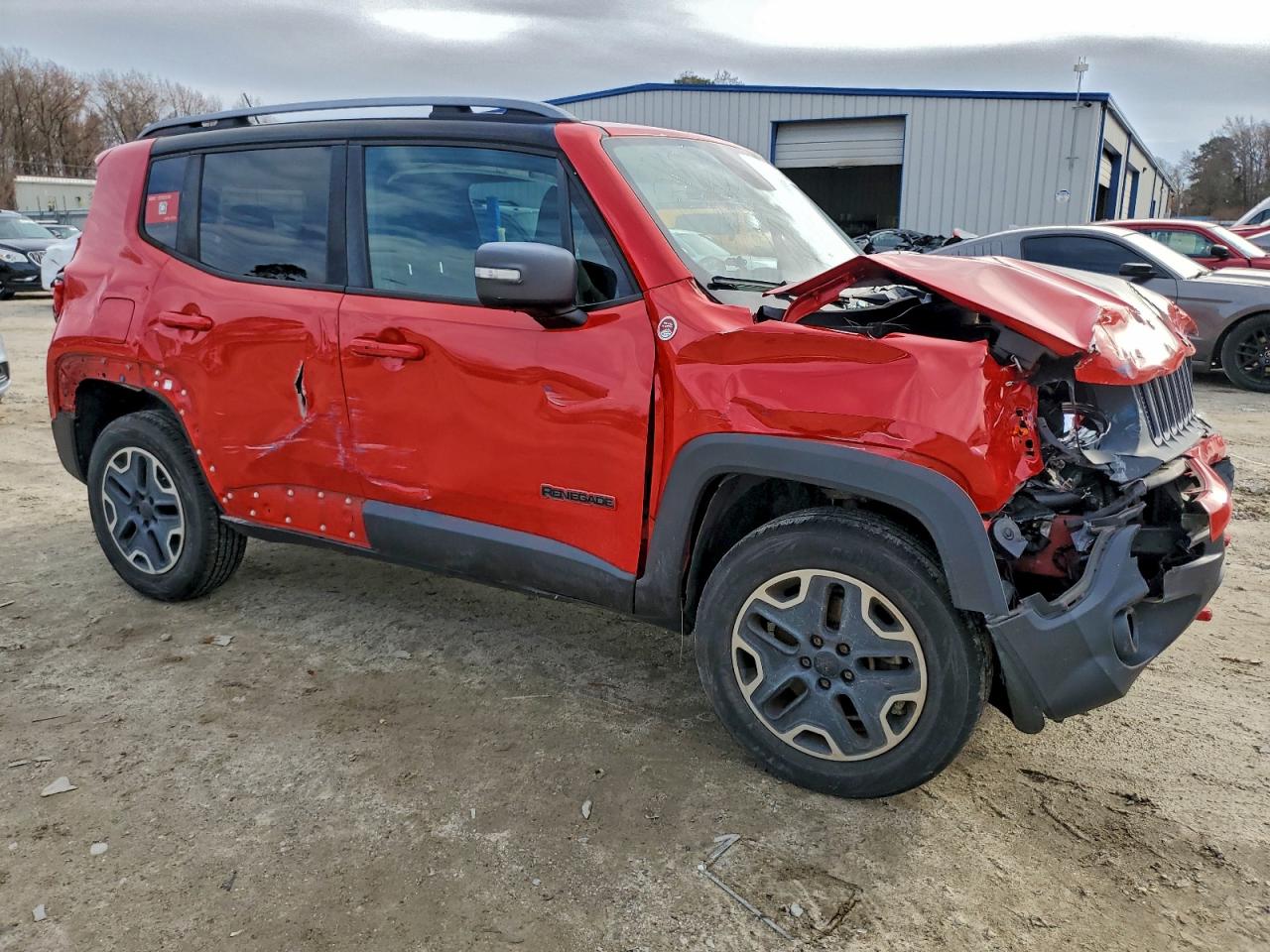 2015 JEEP RENEGADE photo 4