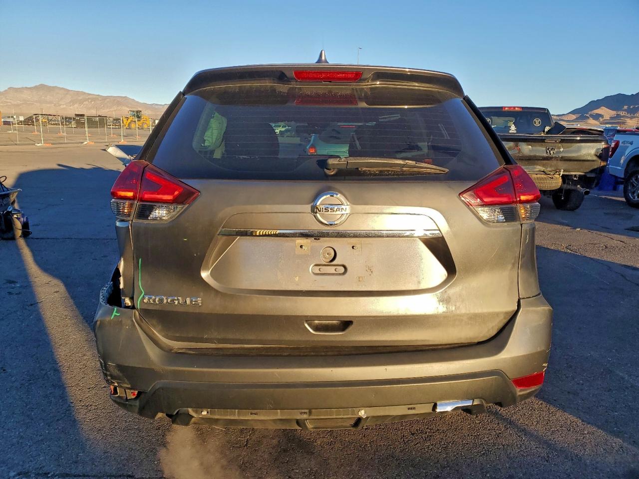 2019 NISSAN ROGUE S photo 16