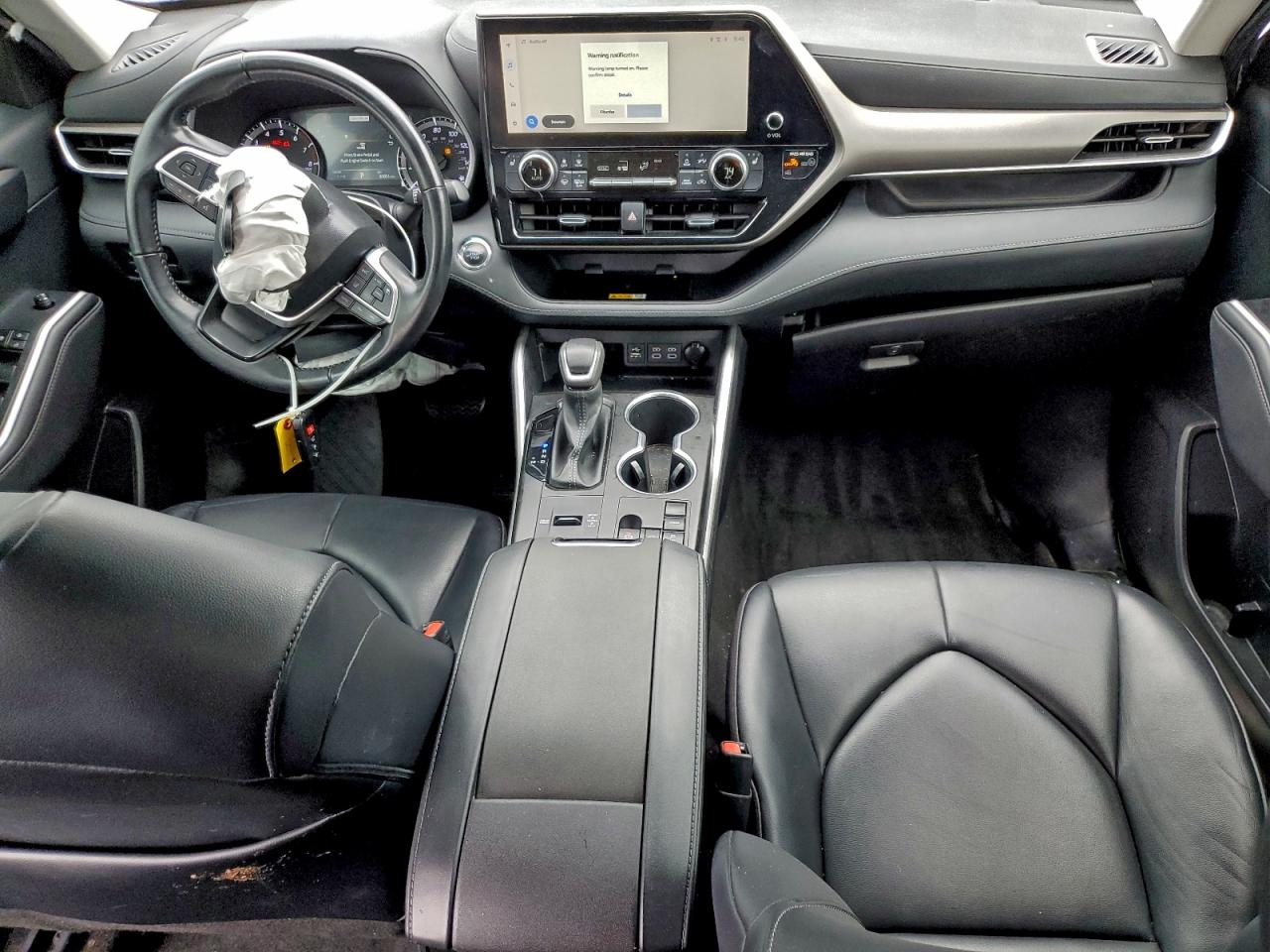 2023 TOYOTA HIGHLANDER XLE photo 22