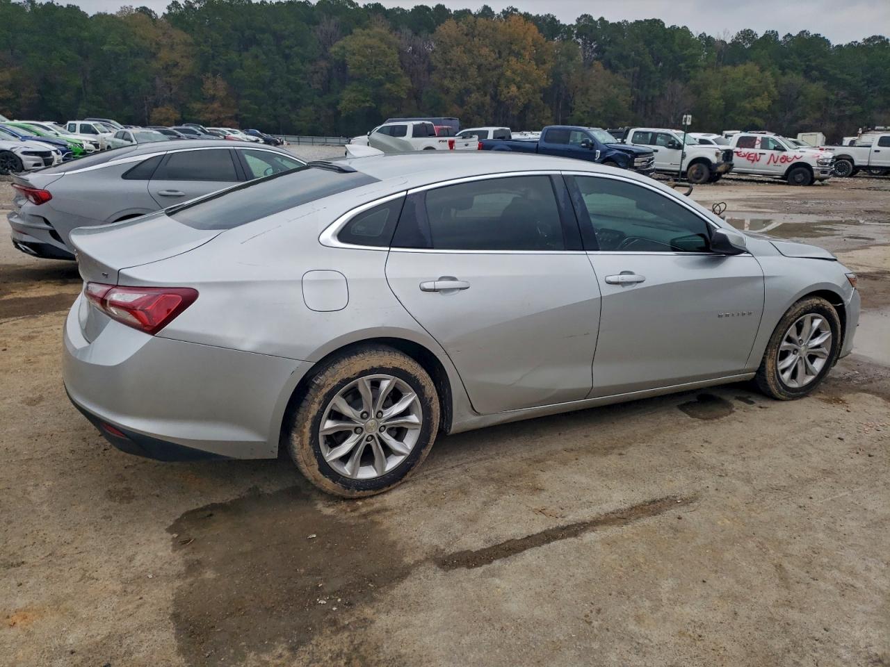 2020 CHEVROLET MALIBU LT photo 3