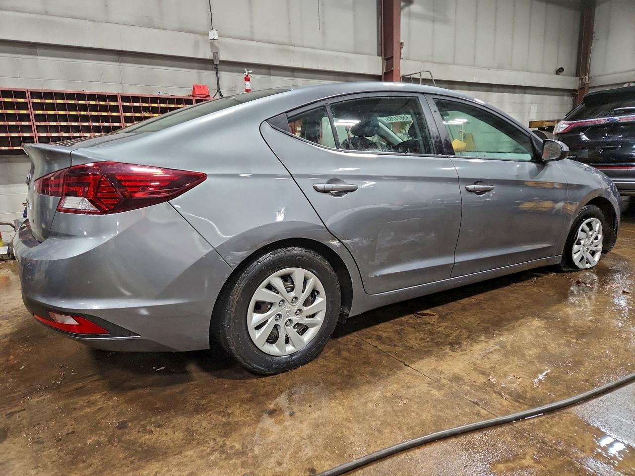 2019 HYUNDAI ELANTRA SE photo 5