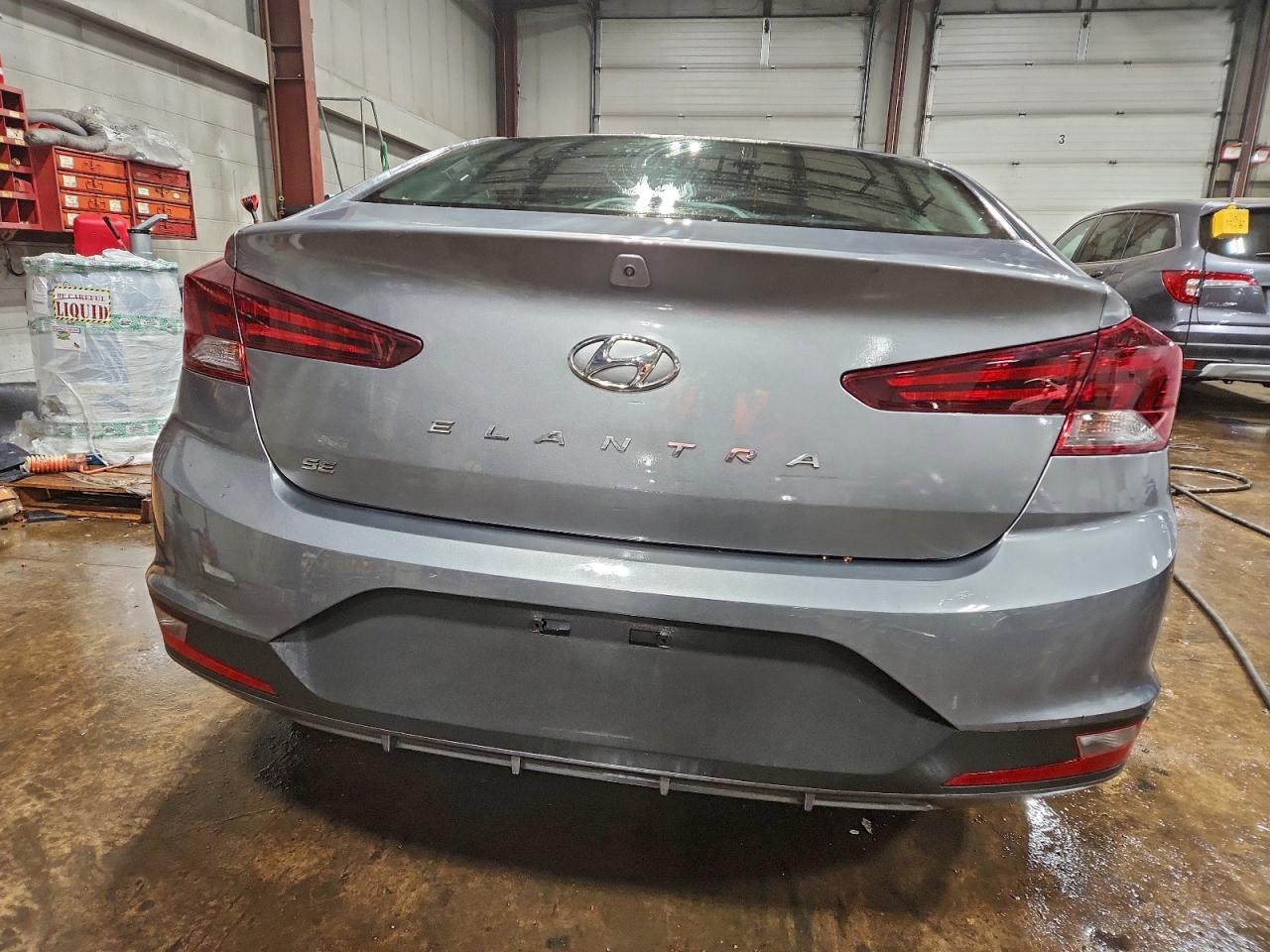 2019 HYUNDAI ELANTRA SE photo 11