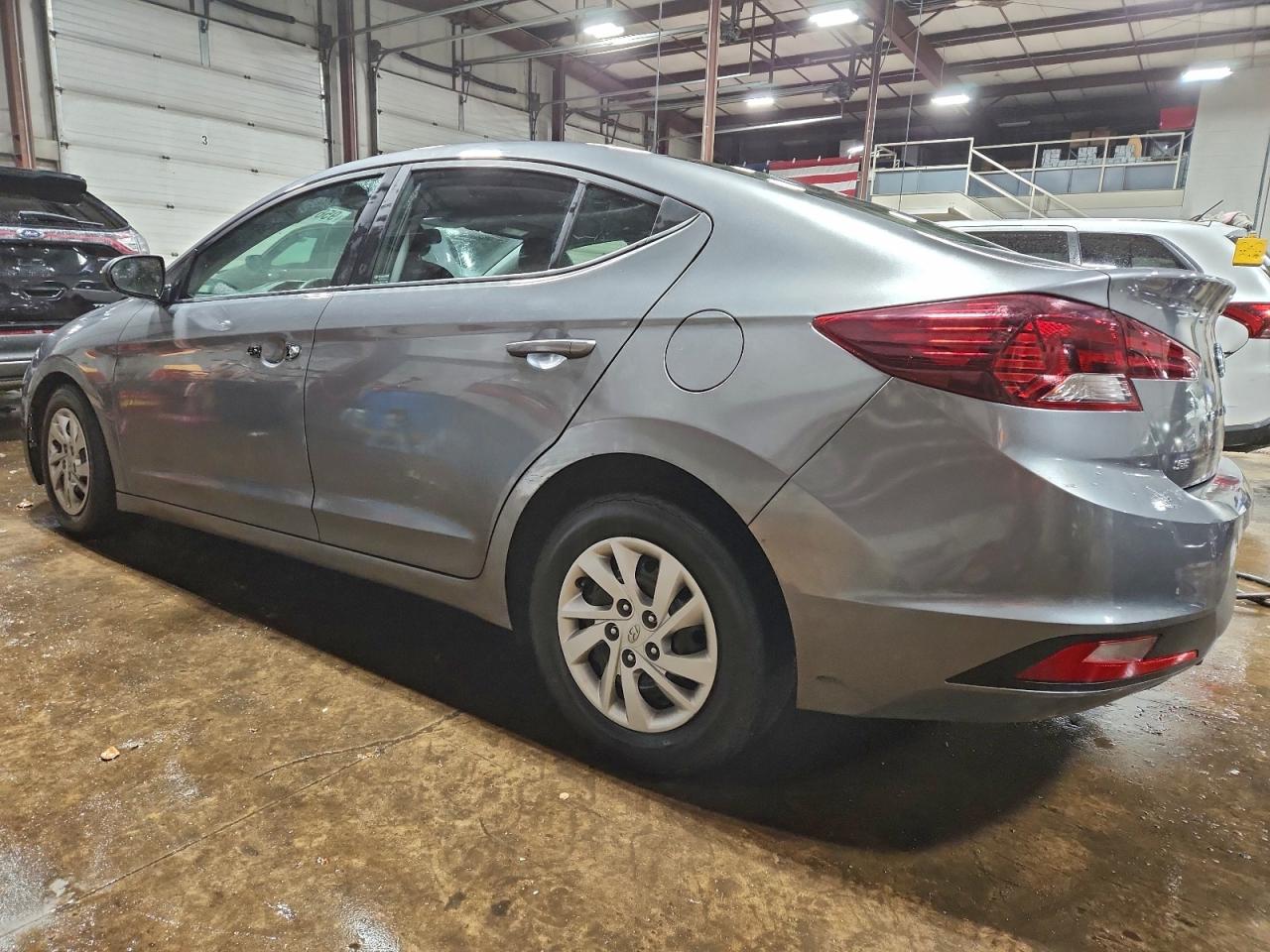 2019 HYUNDAI ELANTRA SE photo 3