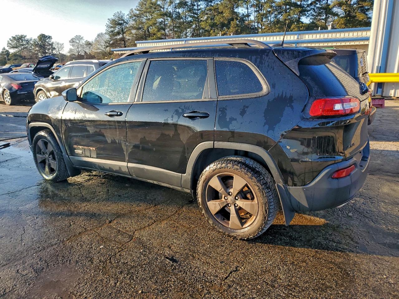 2017 JEEP CHEROKEE LATITUDE photo 2