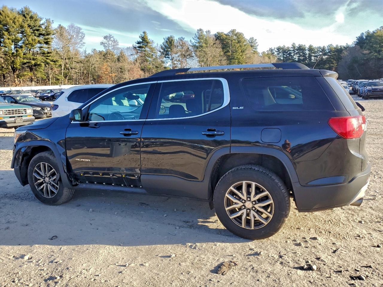 2019 GMC ACADIA SLE photo 2