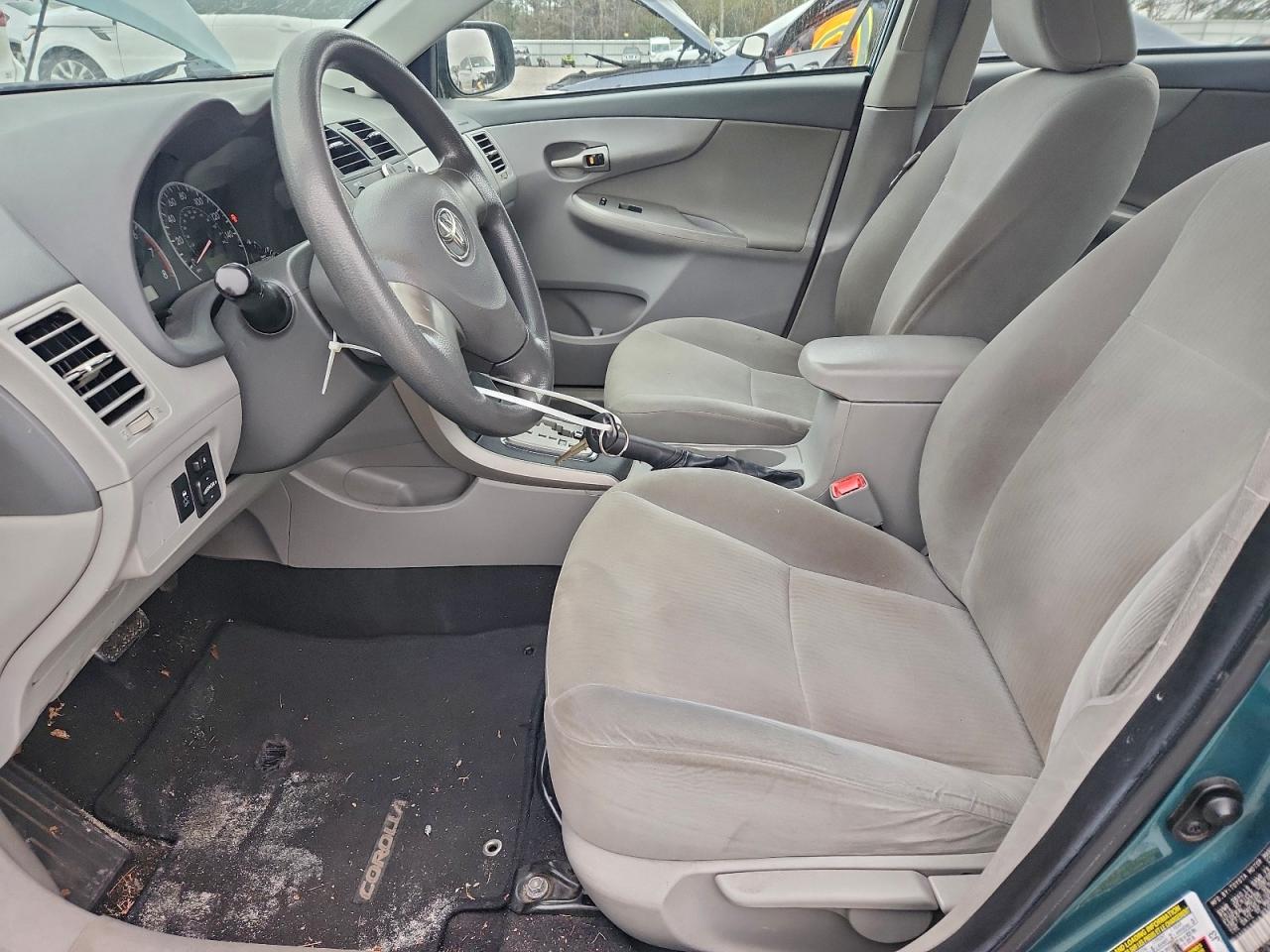 2010 TOYOTA COROLLA BASE photo 13