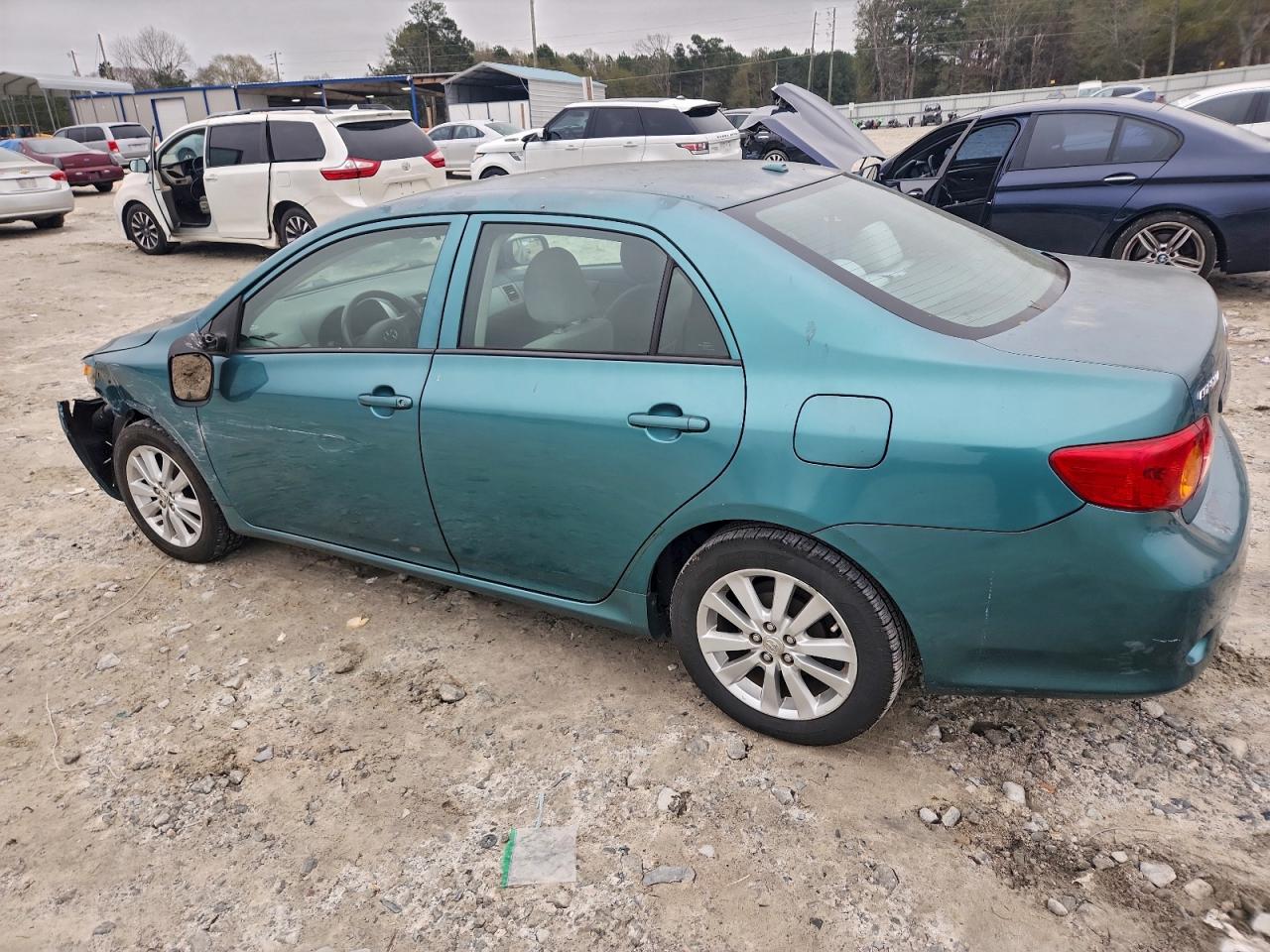 2010 TOYOTA COROLLA BASE photo 3