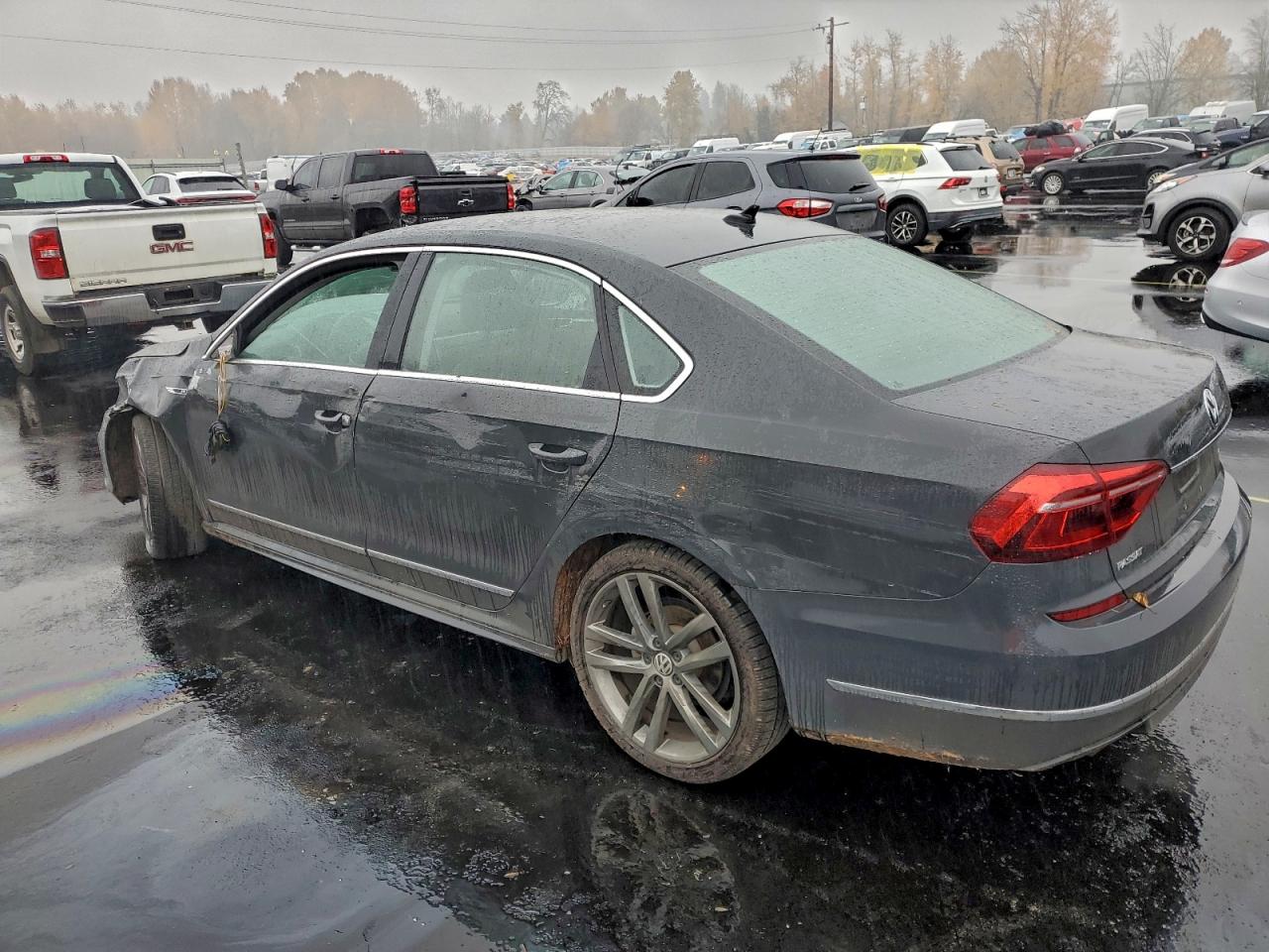 2017 VOLKSWAGEN PASSAT R-LINE photo 3