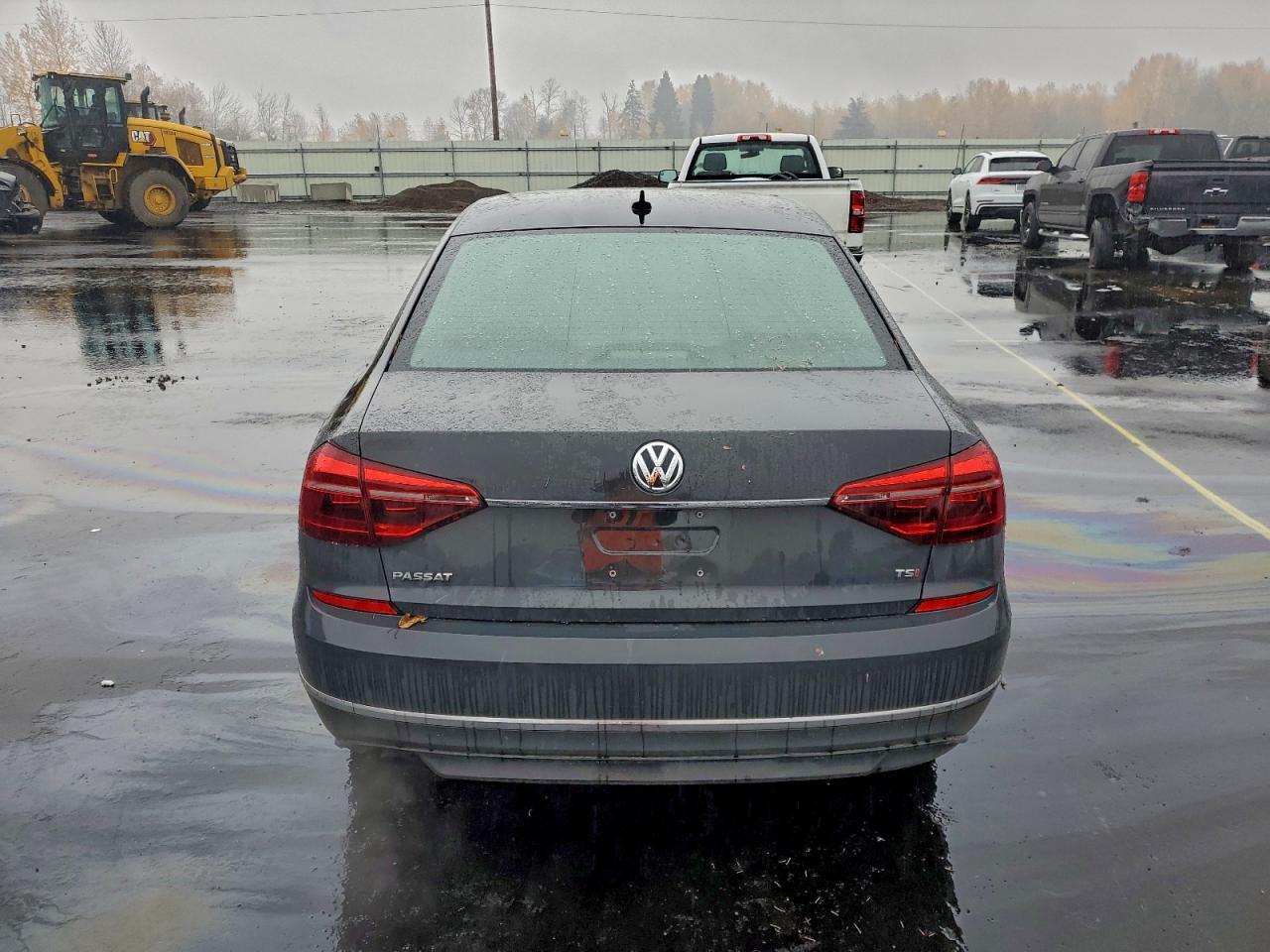 2017 VOLKSWAGEN PASSAT R-LINE photo 11