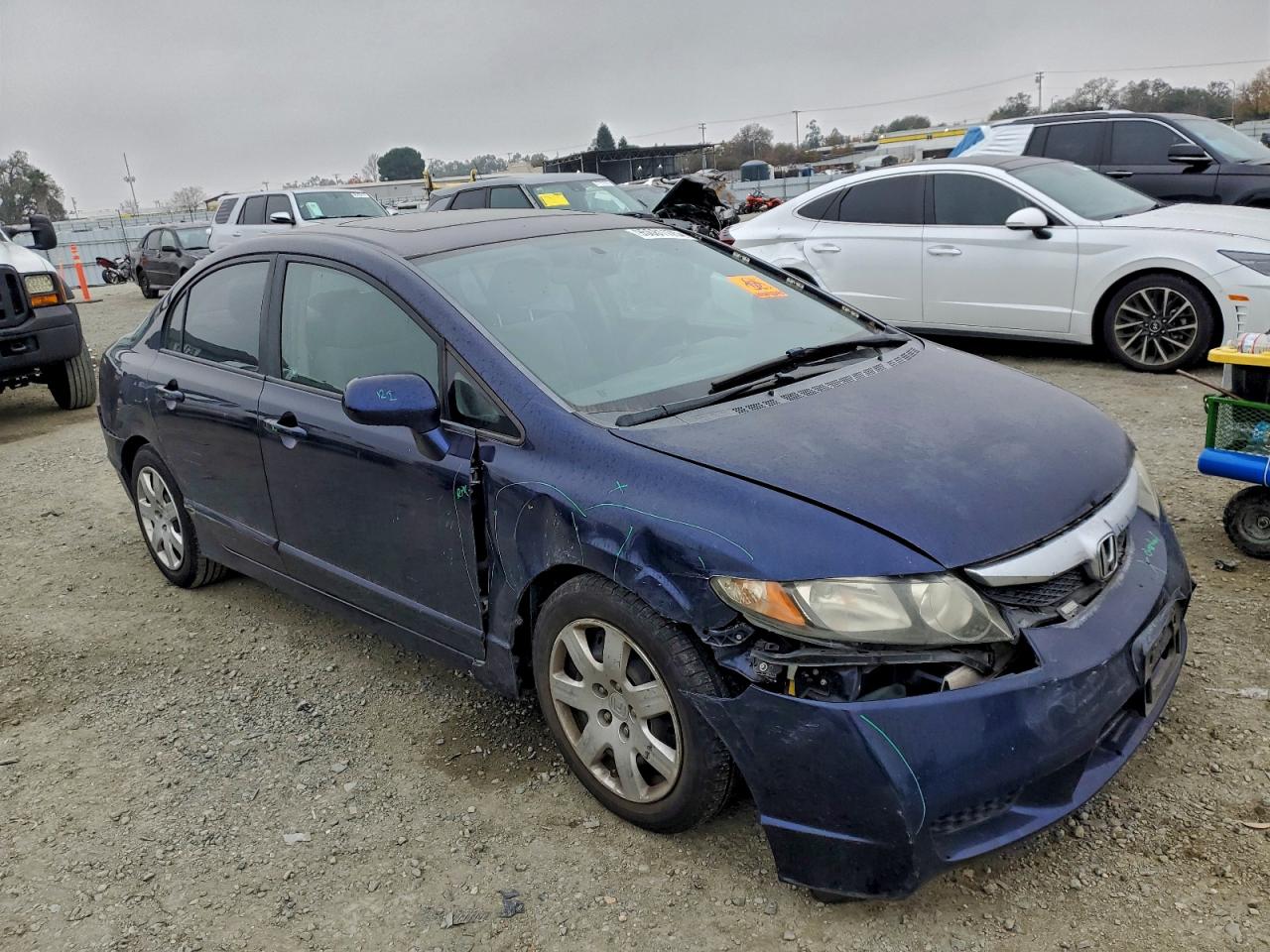 2011 HONDA CIVIC LX photo 4