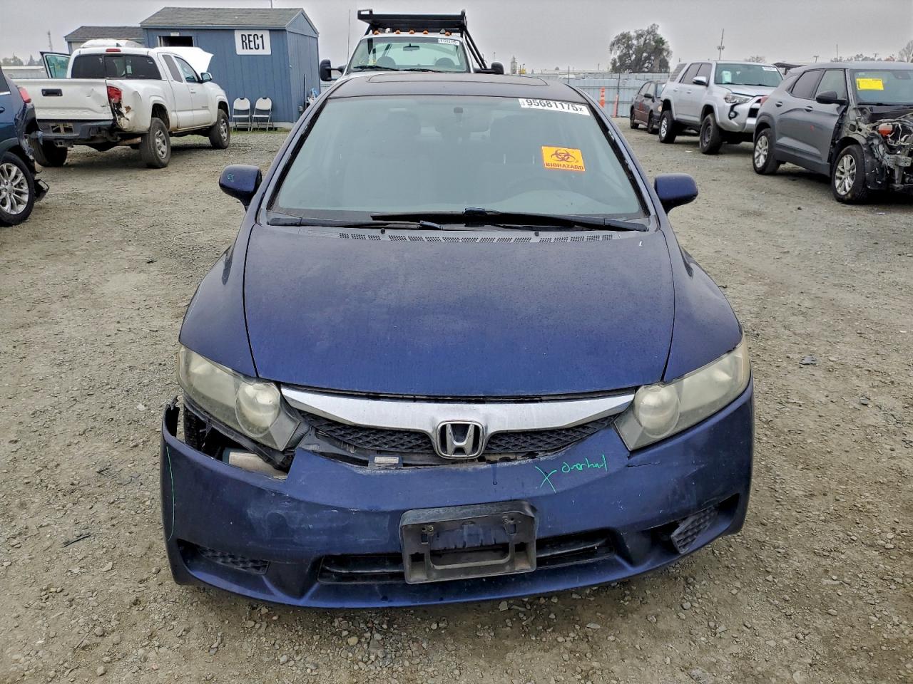 2011 HONDA CIVIC LX photo 5