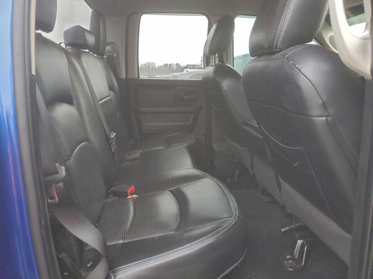 2015 RAM 1500 ST photo 10